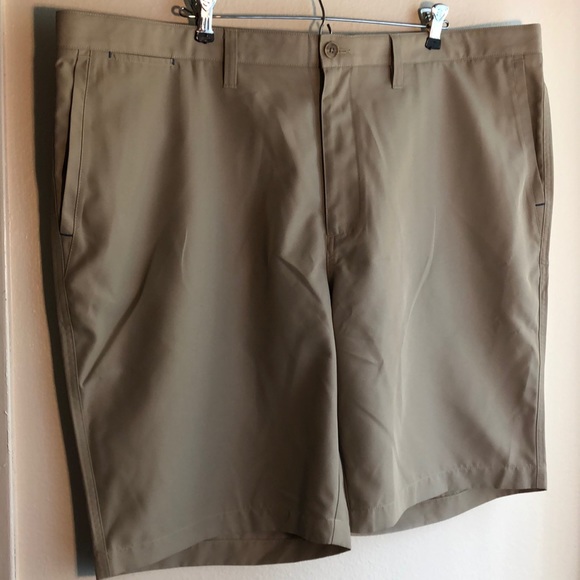 NWT Seapointe athletic/casual shorts Khaki 44 - Picture 1 of 6